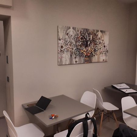 Smart Apartment Sei Chiese - Twa Bologna Bagian luar foto