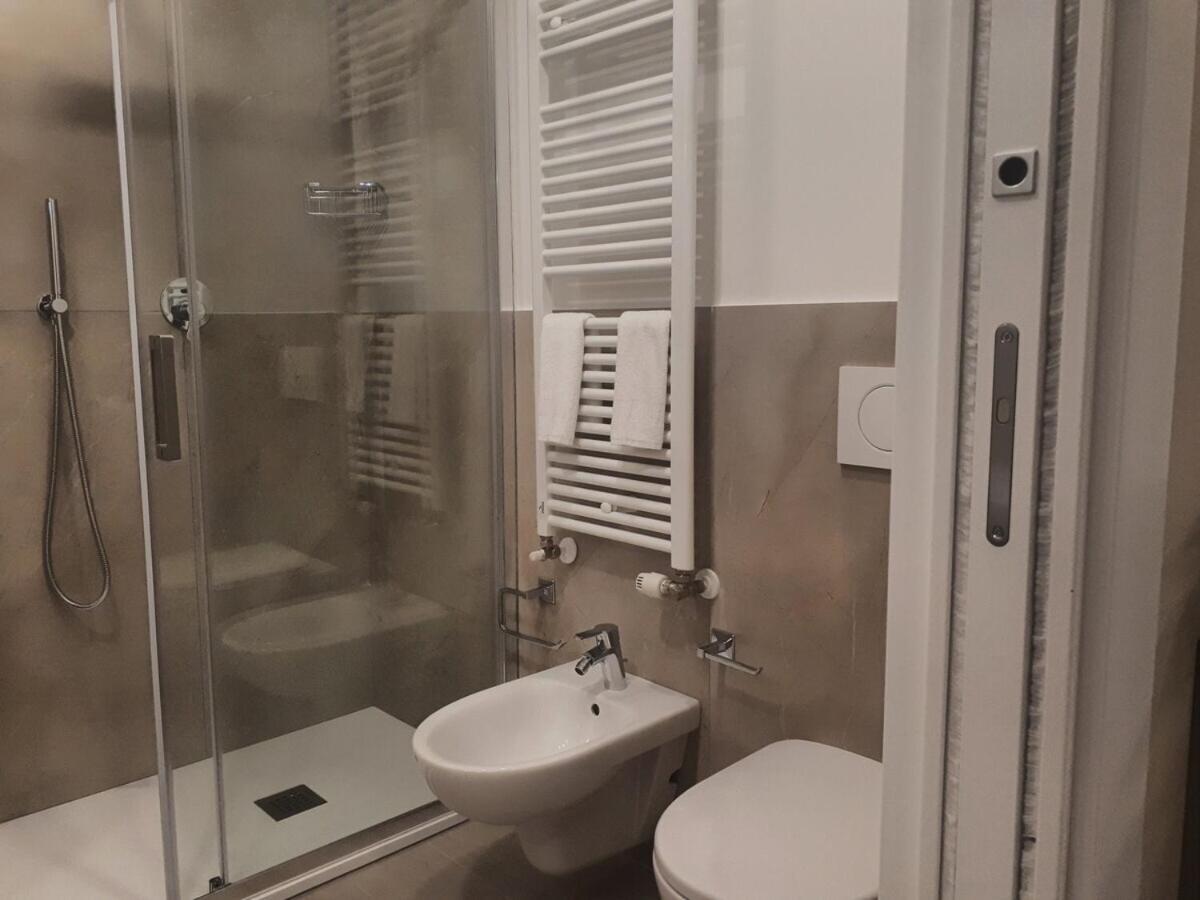 Smart Apartment Sei Chiese - Twa Bologna Ruang foto